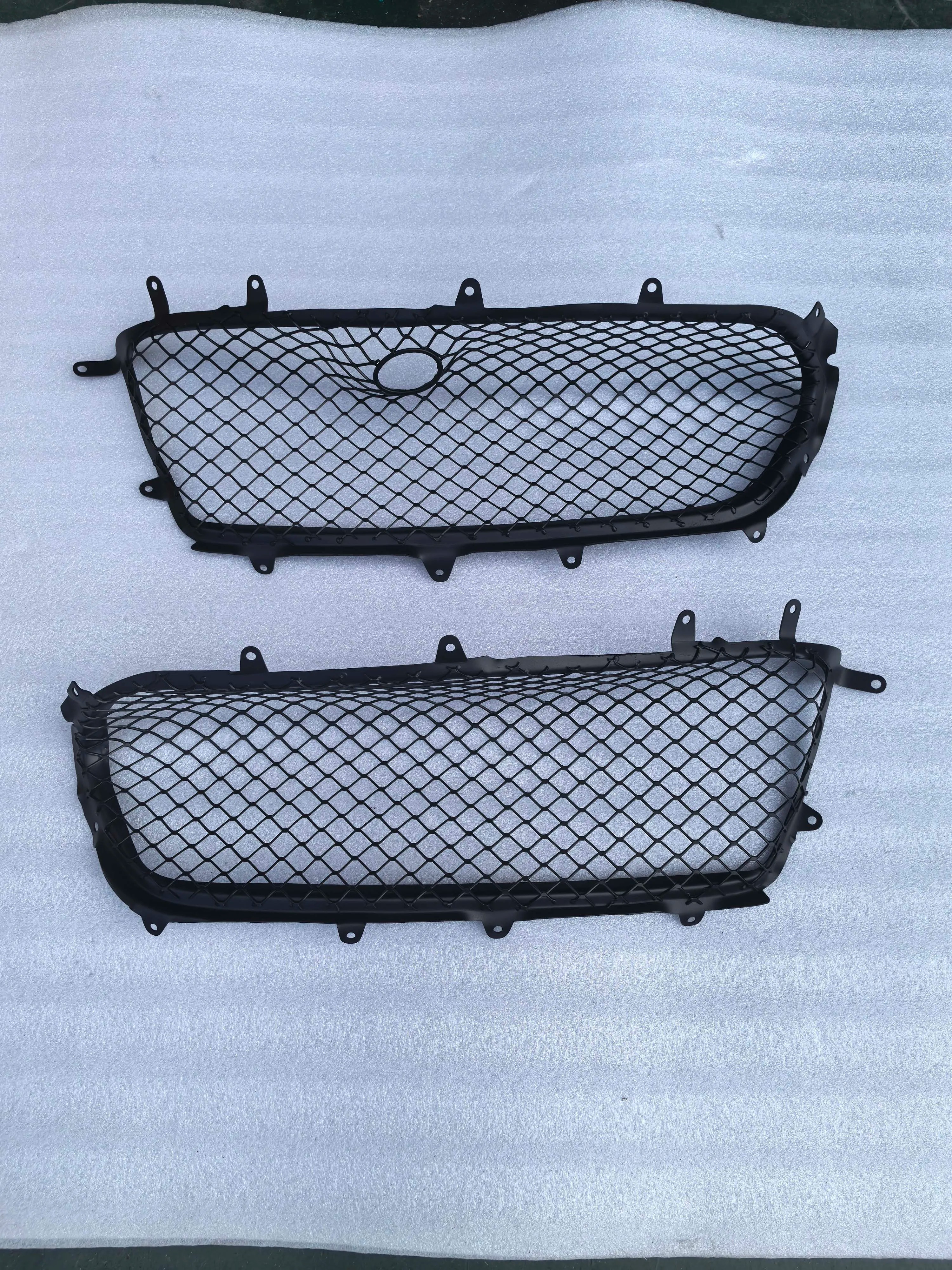 Top Quality AUTO PARTS SUIT for  488 COMPLETE FRONT ALUMINIUM GRILLE MESH Oem 815381 815413